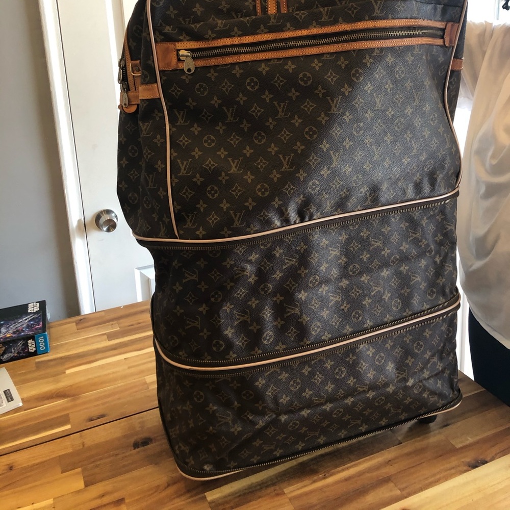 Bag 1- LV luggage part 5